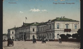 Pocztówka przedstawiająca Dworzec Terespolski (obecnie Wschodni)